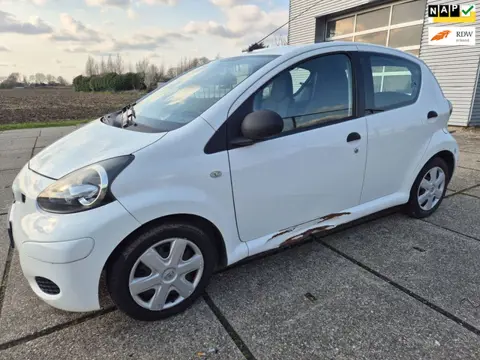 Toyota Aygo 5-deurs Airco – slechts 97.000 km – zuinig