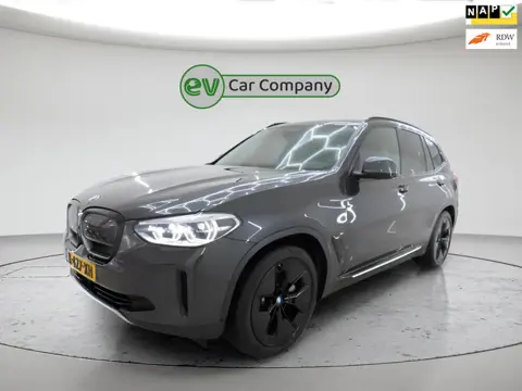 BMW IX3 High Executive 80 kWh | SOH ..% | Panoramadak | Shadow Line | Trekhaak | Leder | 360 Camera 