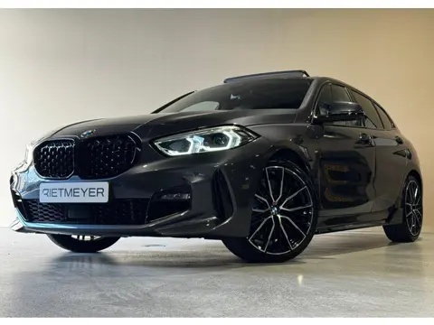 BMW 1-serie 118i M-sport High Executive |Pano |Stoelverw. |Sfeer |Camera