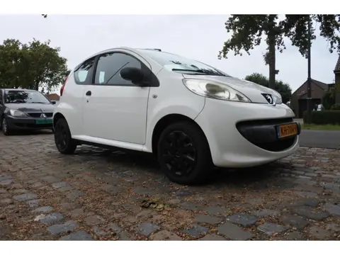 Peugeot 107 1.0-12V XR goed rijdend 221 dkm apk 25-3-2027