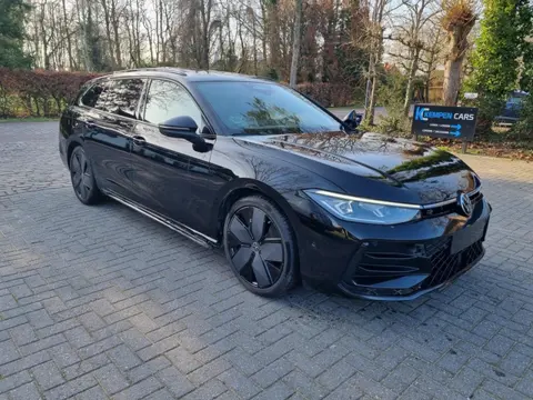 Volkswagen Passat Variant 1.5 eTSI DSG R-Line Pano Stoelverw Led