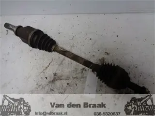 Renault Clio III 1.2 16V 2005-2009 Aandrijfas links voor