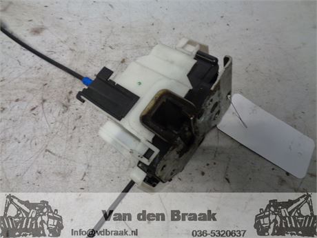 Fiat Doblo 2015-2022 Deurslot links