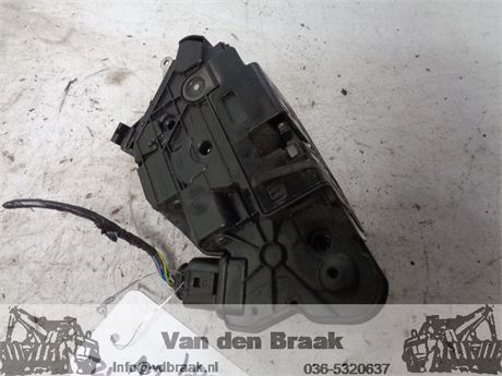 Seat Ibiza St 2010-2015 Deurslot links voorzijde