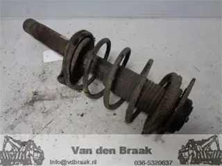 Peugeot 206+ 1.1 8V 2009-2012 Veerpoot rechts voor