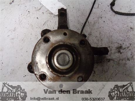 Renault Twingo 1.2 16V 2007-2012 Fusee links voor