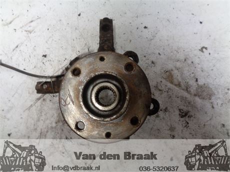 Renault Twingo 1.2 16V 2007-2012 Fusee rechts voor