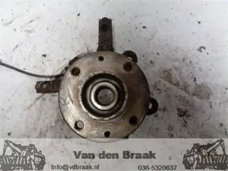 Renault Twingo 1.2 16V 2007-2012 Fusee rechts voor