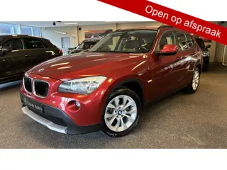 BMW X1 xDrive20i Business X-Drive 4x4 stoelverwarming, afneembare trekhaak perfecte caravantrekker!