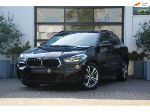 BMW X2 SDrive20i M-Sport Automaat - LED - ELEK KOFFERKLEP - TREKHAAK - HEADUP - NAVI GROOT - STOEL V