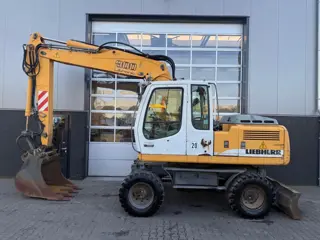 Liebherr A900C (bj 2006)