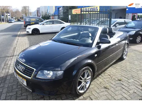 Audi A4 Cabriolet 3.0 V6 SUPER MOOIE AUTO ALLE BOEKJES ERBIJ AUTOMAAT