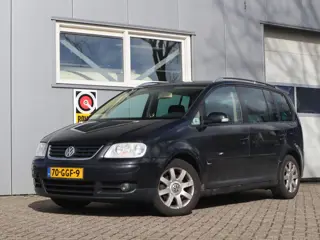 Volkswagen Touran 2.0-16V FSI Highline (bj 2004)