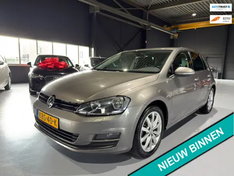 Volkswagen GOLF 1.2 TSI Trendline Cruise | Climate | PDC