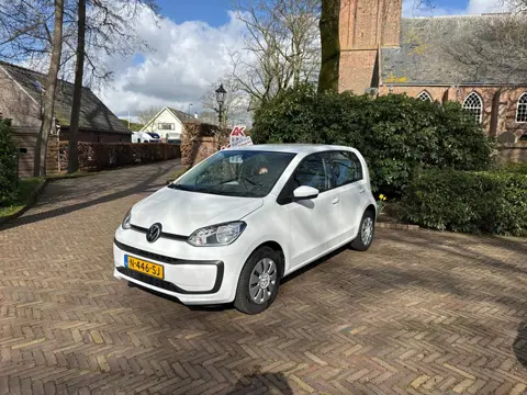 Volkswagen Up! 1.0 Life mooie auto airco/telefoon