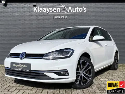 Volkswagen Golf 1.5 TSI Highline 150 pk AUT. | dealer onderh. | navigatie | adapt. cruise | parkeers