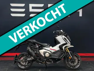 Honda Scooter 750 X-ADV Akrapovic Limited Edit