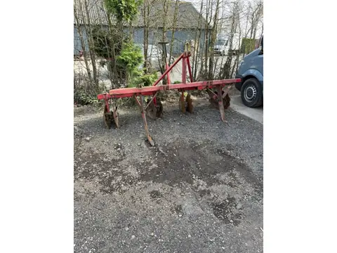 Schijveneg woeler asperges