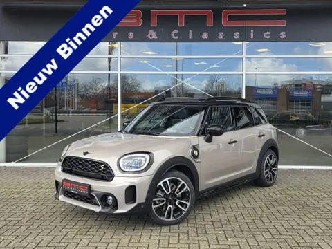 MINI Countryman 1.5 Cooper S E ALL4 MINI Yours Panorama HUD CAM HK