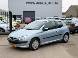 Peugeot 206 1.4-16V Gentry, AIRCO, NIEUWE KOPPELINGSSET, STUURBEKRACHTIGING, ELEK-RAMEN, AIRBAGS, CE