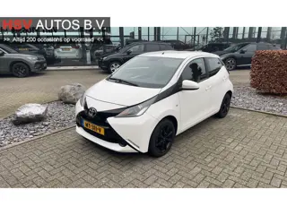Toyota Aygo 1.0 VVT-i x-play airco LM 4-deurs