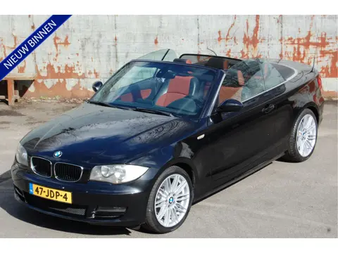 BMW 125I Cabrio / High Executive / AUT / Navi / '09 / Org. NL!