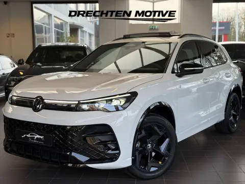 Volkswagen Tiguan 1.5 eTSI R-Line / Pano / Head-up / 360