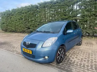 Toyota Yaris 1.3 VVTi Sol MMT