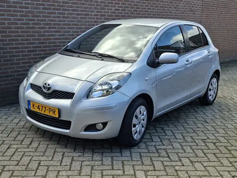Toyota Yaris 1.3 VVTi Aspiration , Trekhaak , Keyless antry , Metallic , Airco