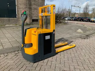 Jungheinrich EJD220 2000KG 2.00METER STAPELAAR / HEFTRUCK