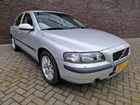 Volvo S60 2.4 airco trekhaak dealer onderh. APK 07-2026 LM velgen
