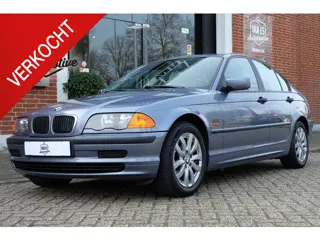 BMW 3-serie 316i / Nette staat / 2 sets banden / 16" lichtmetalen velgen