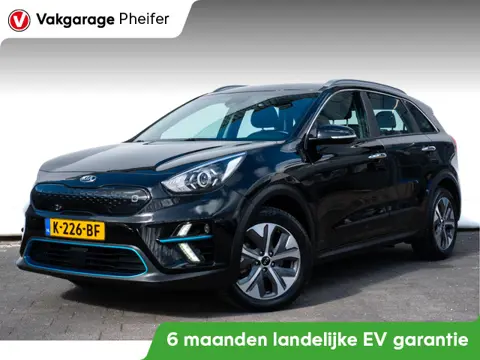 Kia e-Niro DynamicLine 64 kWh Trekhaak/ 3-Fase/ Stoel-stuurverwarming/ Camera/ Dab/ Adapt. cruise/ A