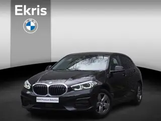 BMW 1 Serie 118i Trekhaak met afneembare kogel | Achteruitrijcamera | 17 inch LM Multispaak (Styling