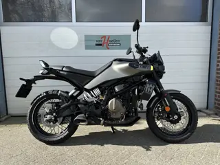 Husqvarna HUSQVARNA SVARTPILEN 401 (bj 2025)