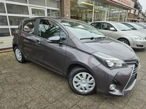 Toyota Yaris 1.0 VVT-i Aspiration Navigatie (bj 2017)