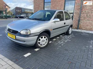 Opel Corsa 1.2i-16V Strada