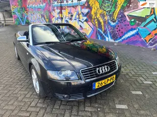 Audi A4 Cabriolet 3.0 V6 Exclusive mooie auto vol optie's bose carplay leer automaat rijd heerlijk