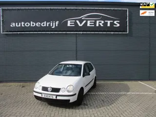 Volkswagen Polo 1.4-16V Comfortline distributie bij 273000 nieuw en nieuwe apk rijd prima nu scherpe