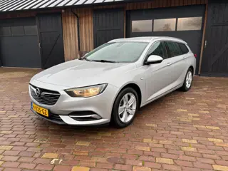 Opel Insignia Sports Tourer 1.5 Turbo Business Executive ,TREKHAAK,NAVI,CARPLAY.