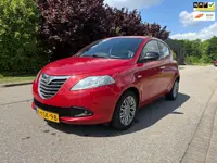 Lancia Ypsilon 0.9 TwinAir Silver Plus Navigatie*Airco*12-09-2026 APK*Regen sensor*Parkeer sensor*