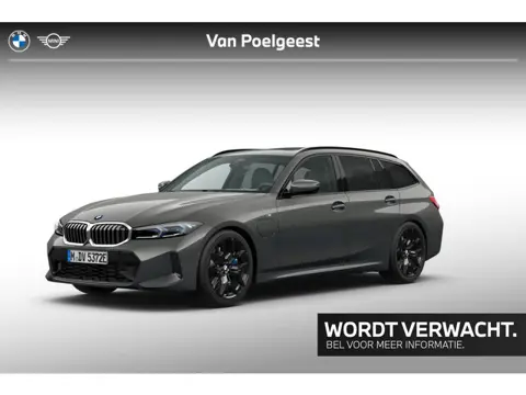 BMW 3 Serie Touring 330e xDrive M-Sport 19 Inch / Stuur en Stoelverwarming / Glazen Schuifdak / Adap
