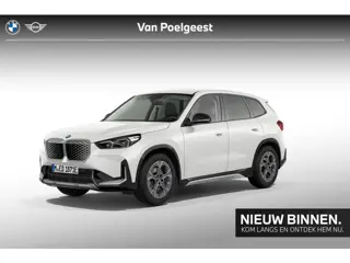 BMW iX1 xDrive30 X-Line / Parking Assistant / Comfort Acces / Adaptieve LED koplampen / Getinte Rame