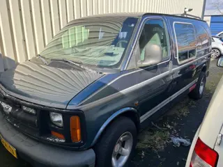 Chevrolet USA Chevy Van Express 5.7 G21