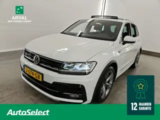 Volkswagen Tiguan 1.5 TSI 150pk Automaat Highline Business R | Panoramadak | Trekhaak | Winter & Adv