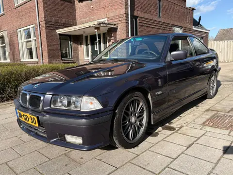 BMW 3-serie Coupé 320i - Airco - schuifdak