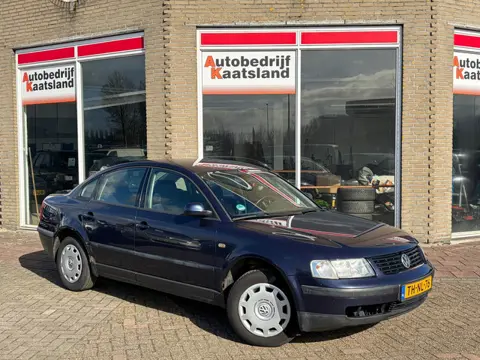 Volkswagen Passat 1.6 Trendline