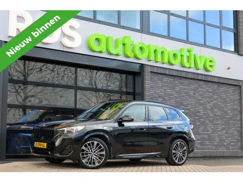 BMW X1 xDrive30e | M-SPORT | NAP! | PANO | H/K AUDIO | HUD | MEMORY | 20'' | KEYLESS | LED ADAPTIEF 