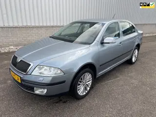 Skoda Octavia 2.0 FSI Elegance AUTOMAAT !!!