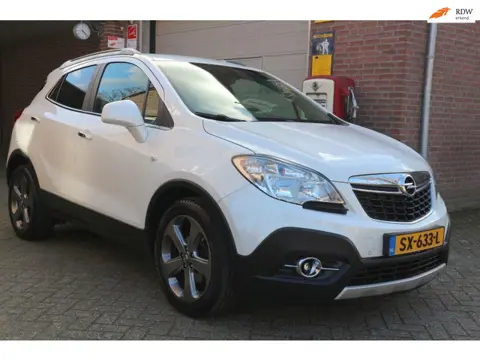 Opel Mokka 1.4 T Cosmo 130 pk NETTE EN GOEDE AUTO vol leer . trekhaak ,vol opties